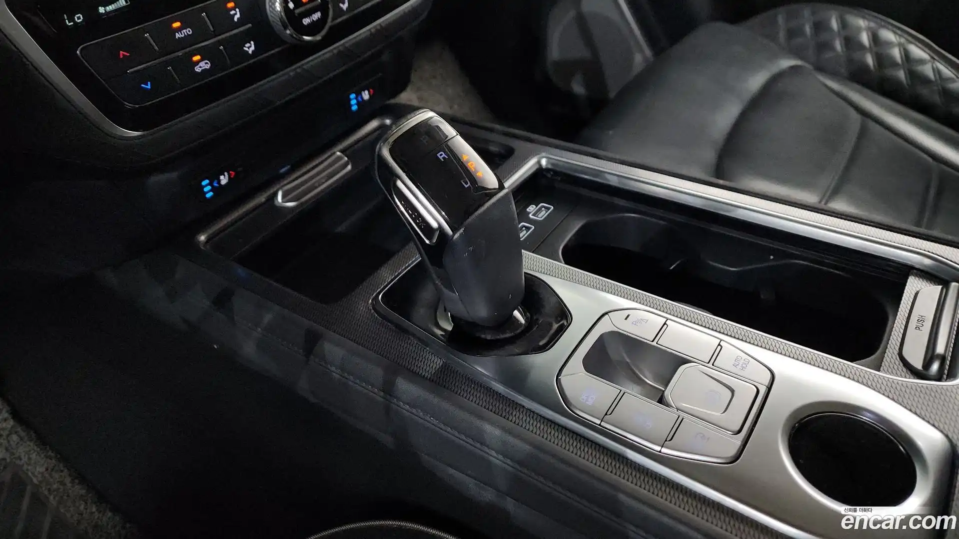 Rexton KG Mobility 2020.10-INNER-009