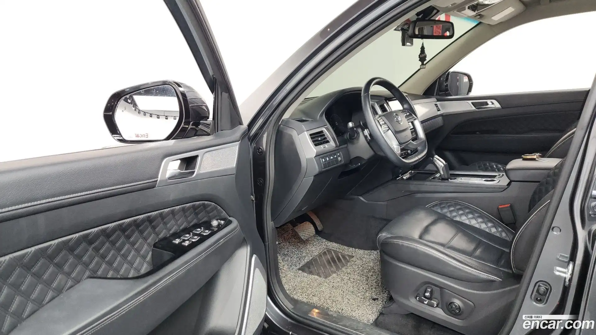 Rexton KG Mobility 2020.10-INNER-010