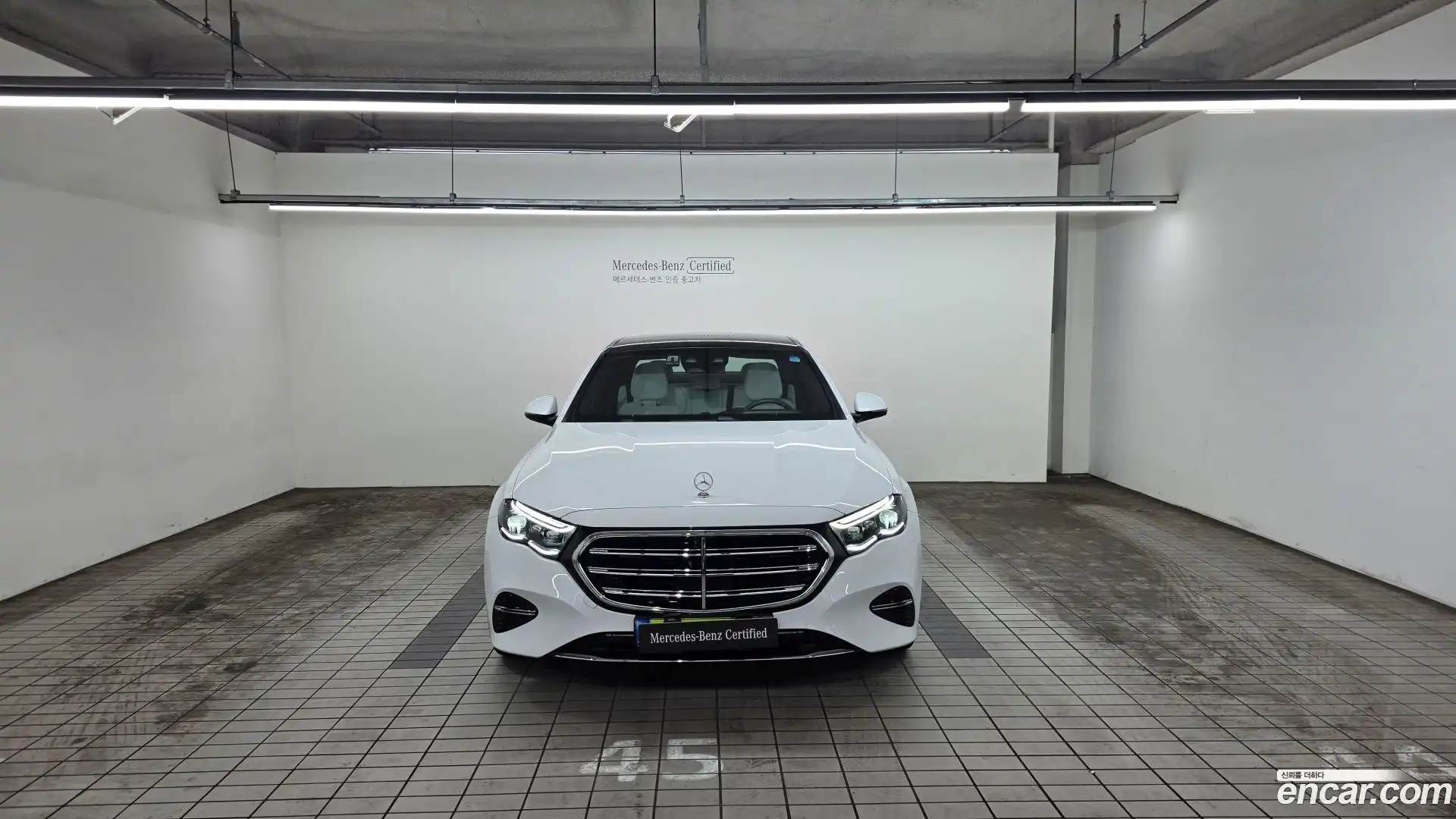 E-Class Mercedes-Benz 2025.6-OUTER-003