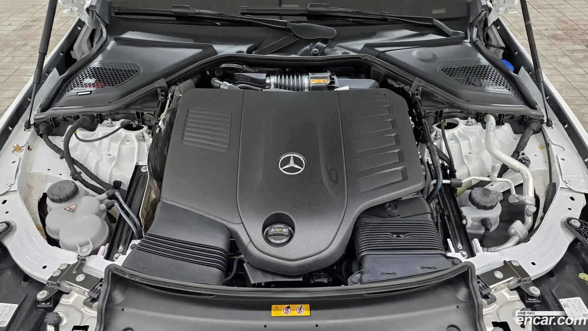 E-Class Mercedes-Benz 2025.6-OUTER-006