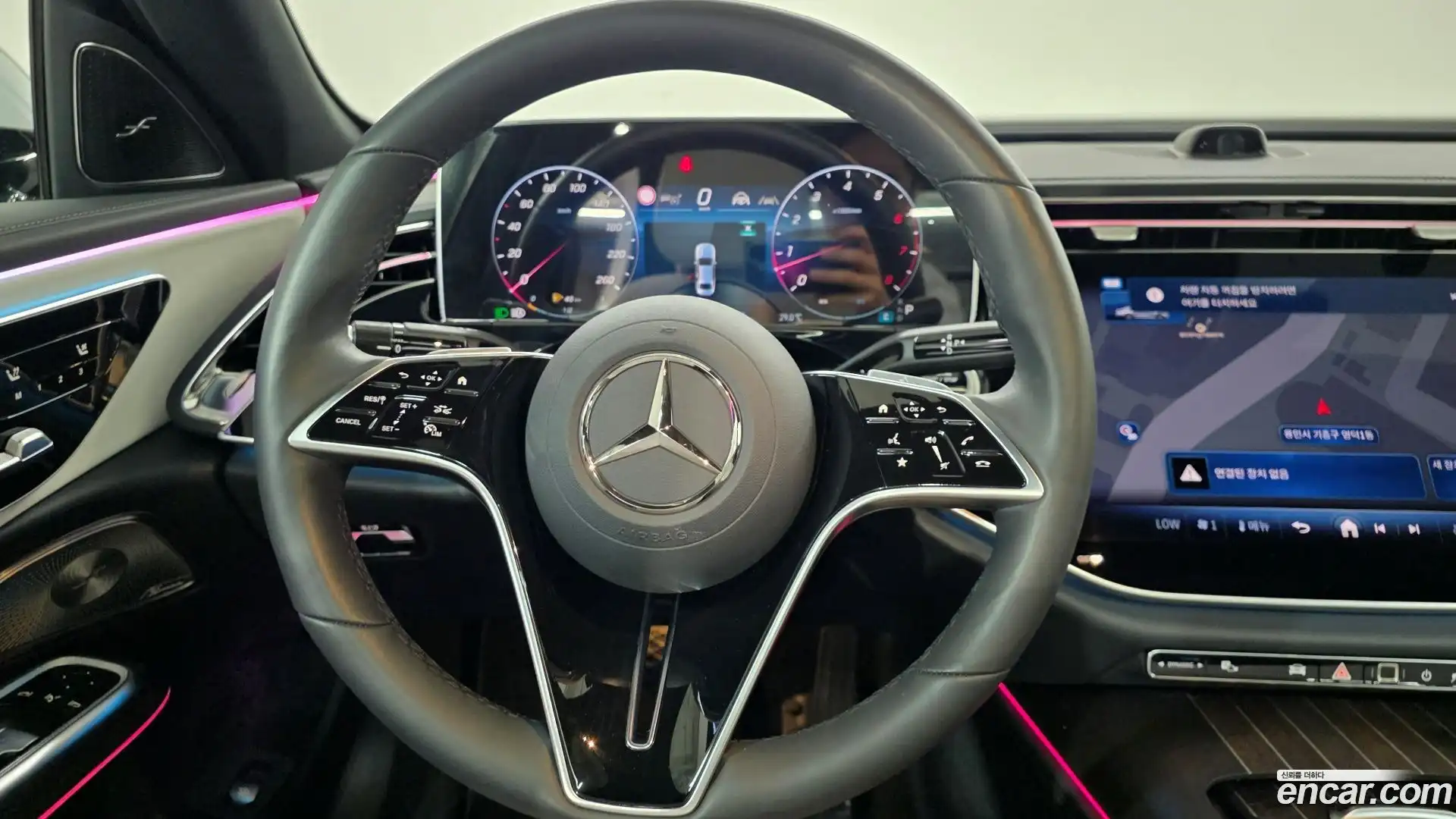 E-Class Mercedes-Benz 2025.6-OPTION-023