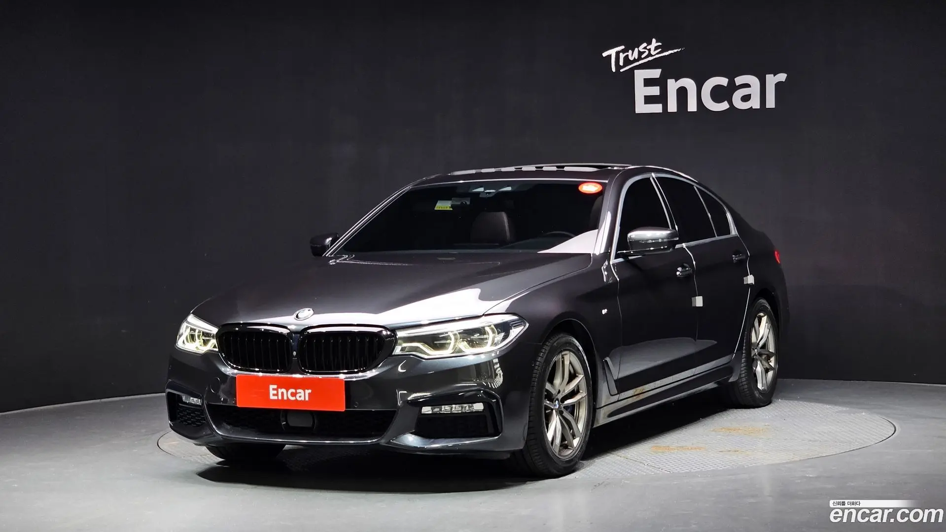 Main__Slider__Photo:5-Series BMW 2018.0-0