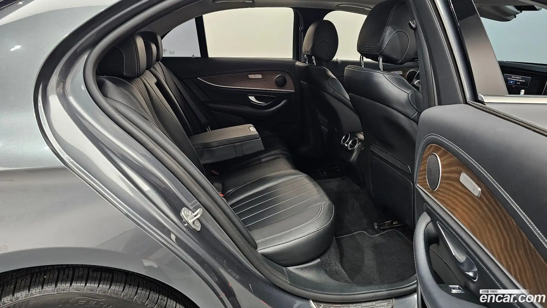 E-Class Mercedes-Benz 2017.0-OPTION-015