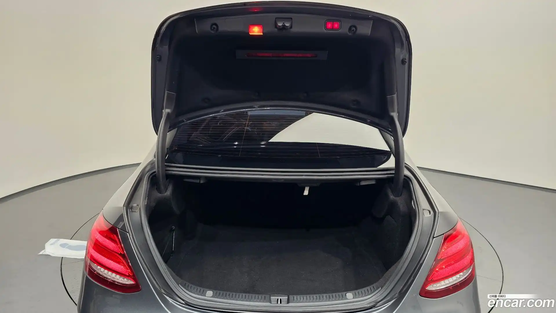 E-Class Mercedes-Benz 2017.0-OPTION-020