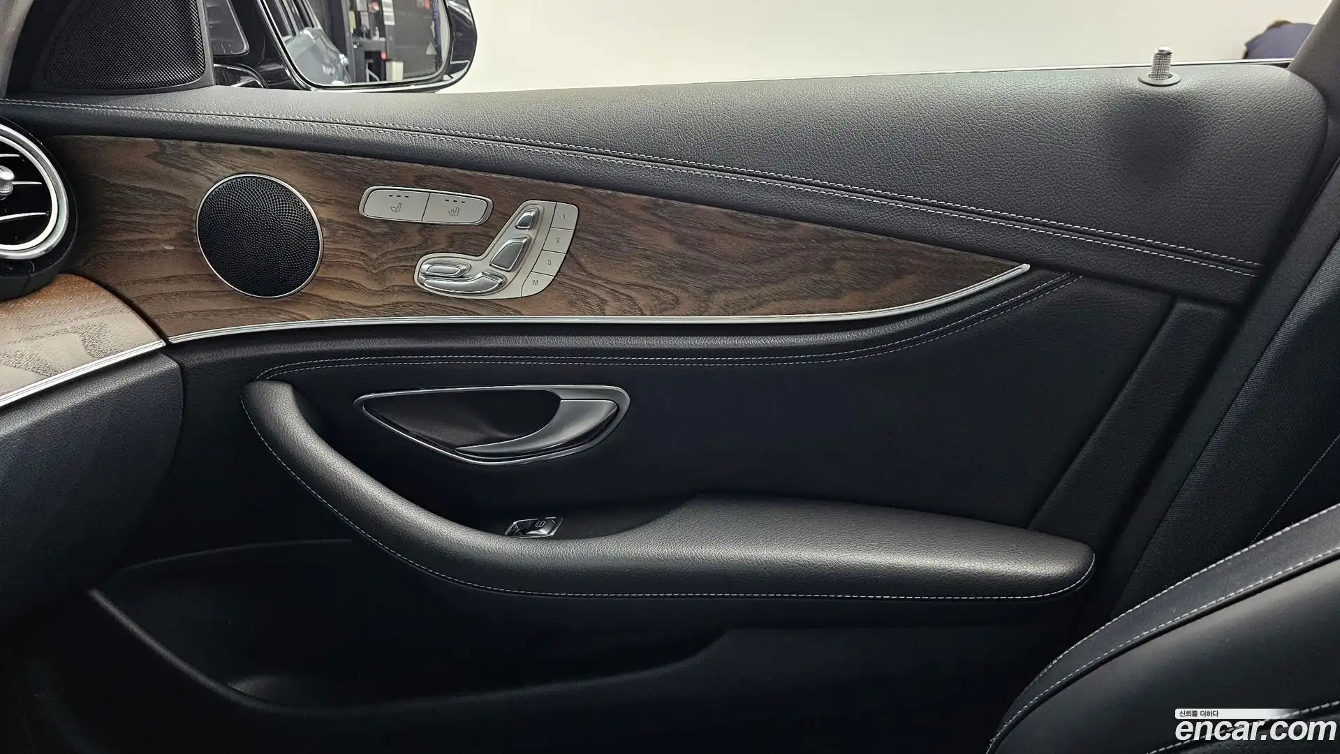 E-Class Mercedes-Benz 2017.0-OPTION-022