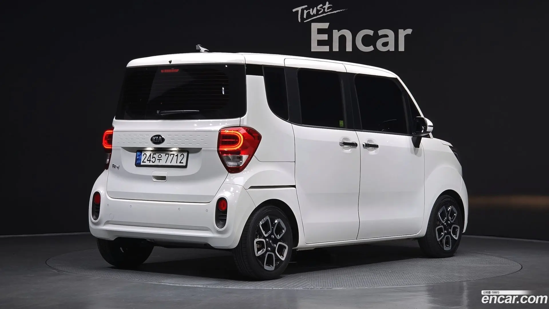 Main__Slider__Photo:RAY Kia 2021.2-1