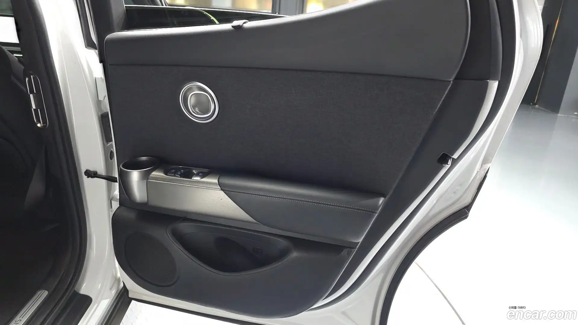 GV60 Genesis 2022.6-INNER-035