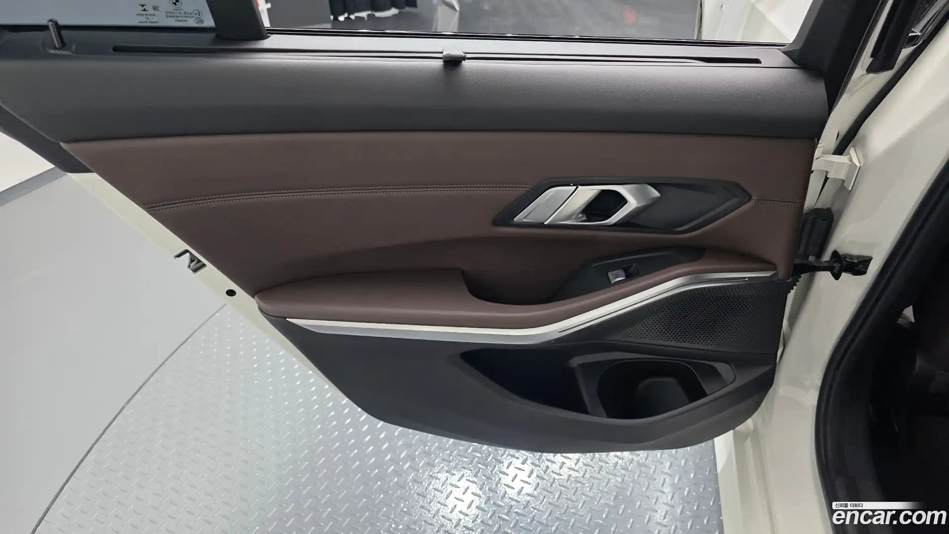 3-Series BMW 2022.3-INNER-035