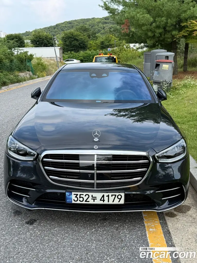 Main__Slider__Photo:S-Class Mercedes-Benz 2021.6-0