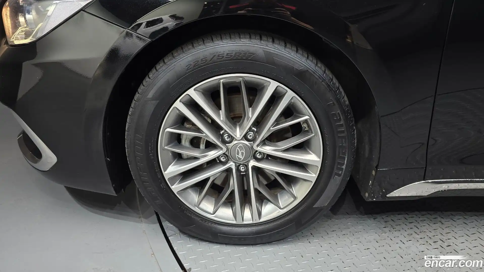 Grandeur Hyundai 2018.1-OUTER-005