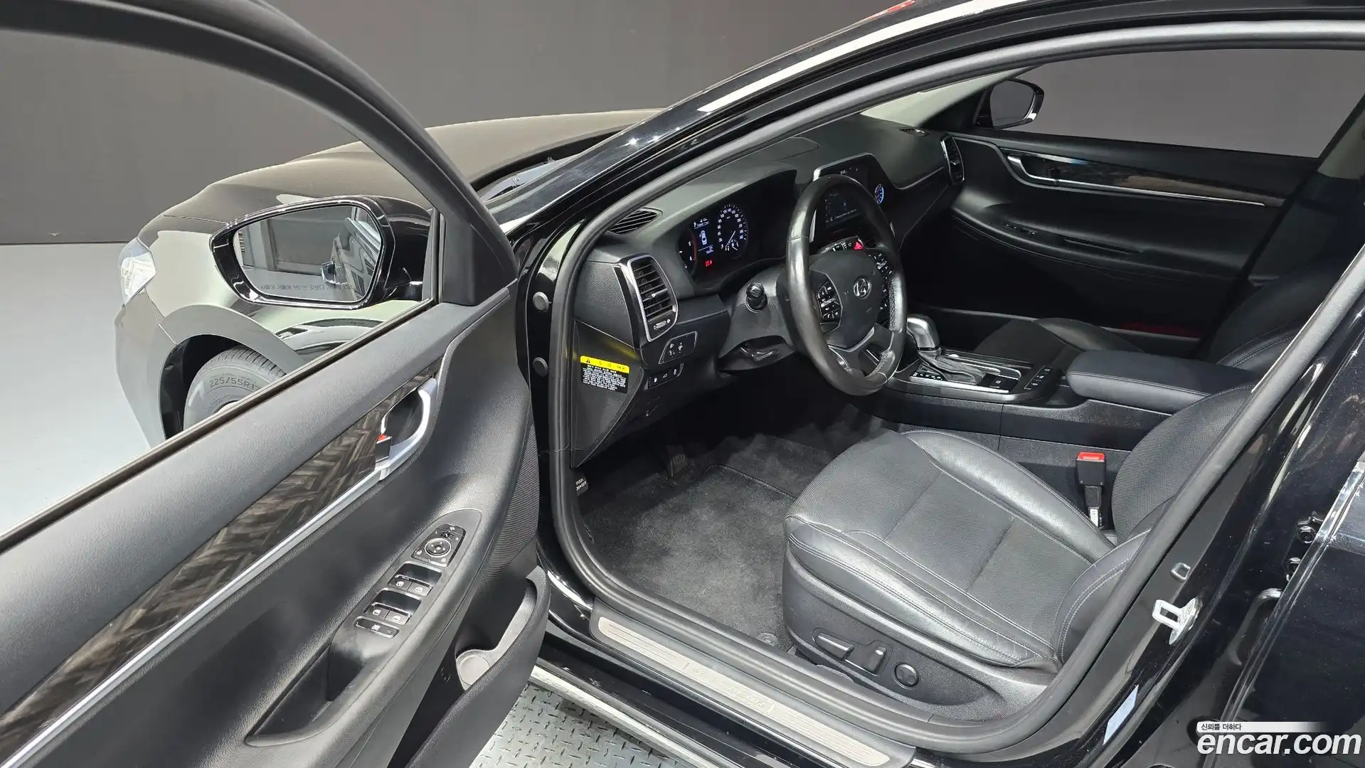 Grandeur Hyundai 2018.1-INNER-010