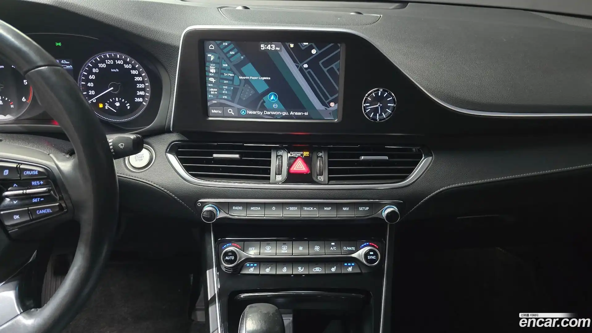 Grandeur Hyundai 2018.1-OPTION-024