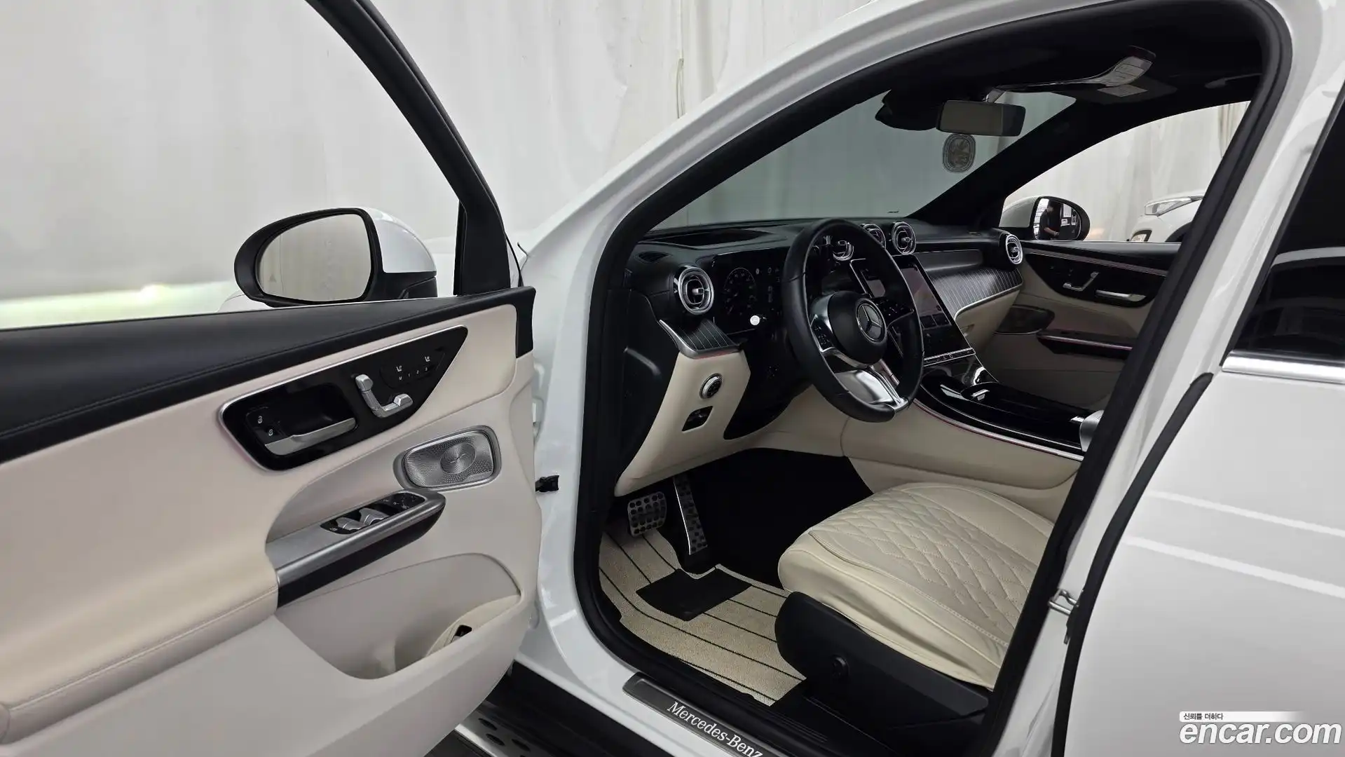 GLC-Class Mercedes-Benz 2024.9-INNER-010