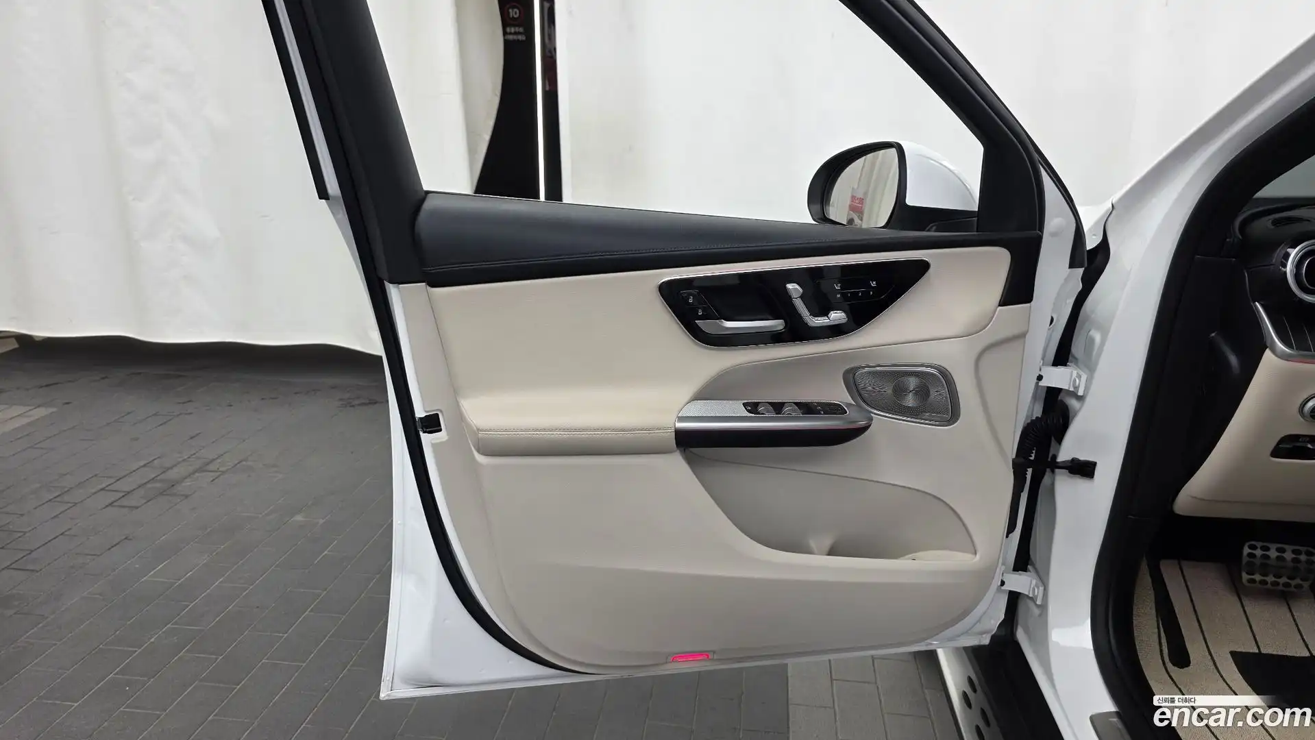 GLC-Class Mercedes-Benz 2024.9-INNER-034