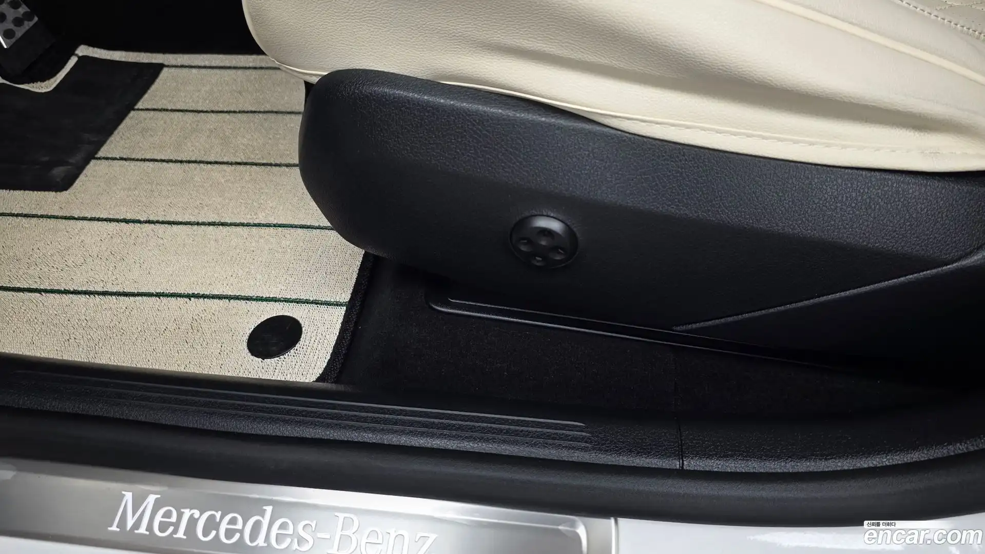 GLC-Class Mercedes-Benz 2024.9-OPTION-045