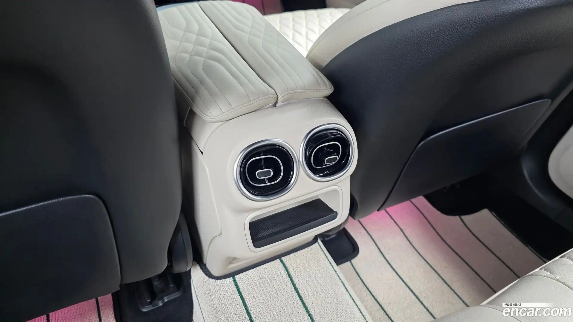 GLC-Class Mercedes-Benz 2024.9-OPTION-048