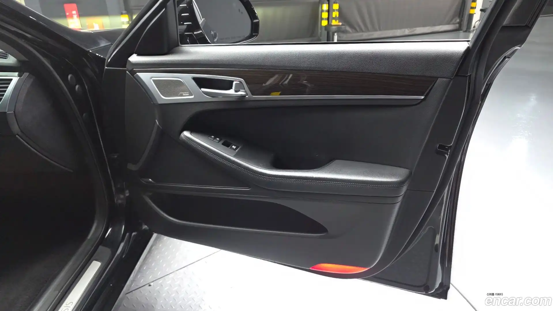 G80 Genesis 2016.10-INNER-034