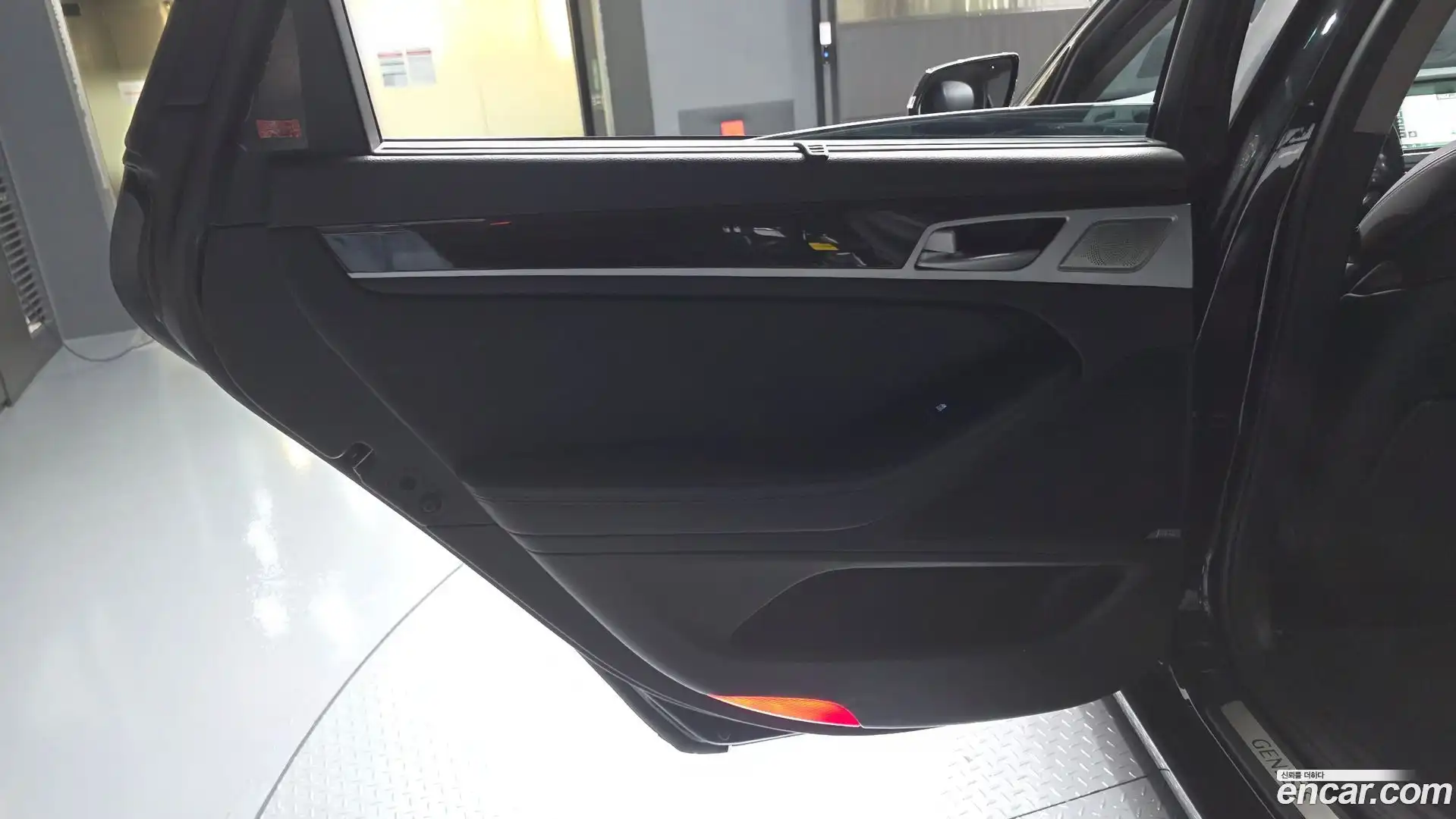 G80 Genesis 2016.10-INNER-035