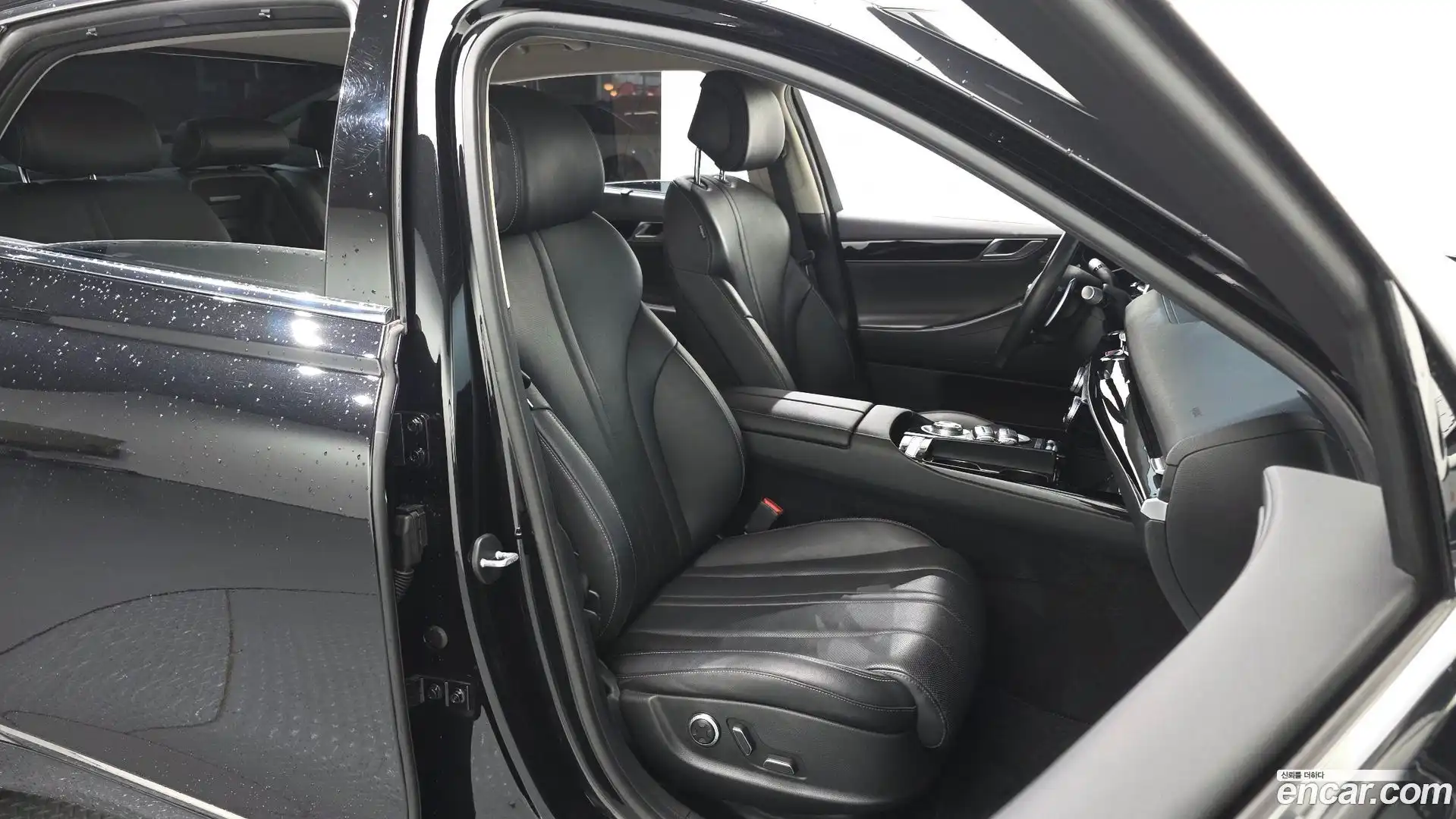 G80 Genesis 2021.2-INNER-036