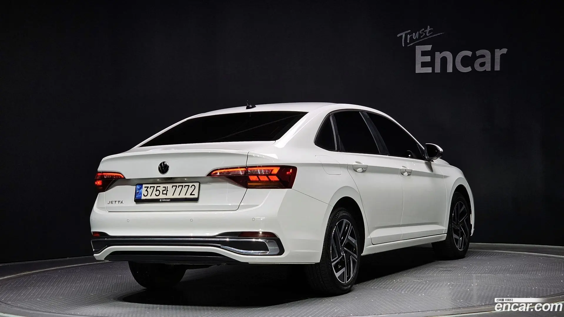 Main__Slider__Photo:Jetta Volkswagen 2023.11-1