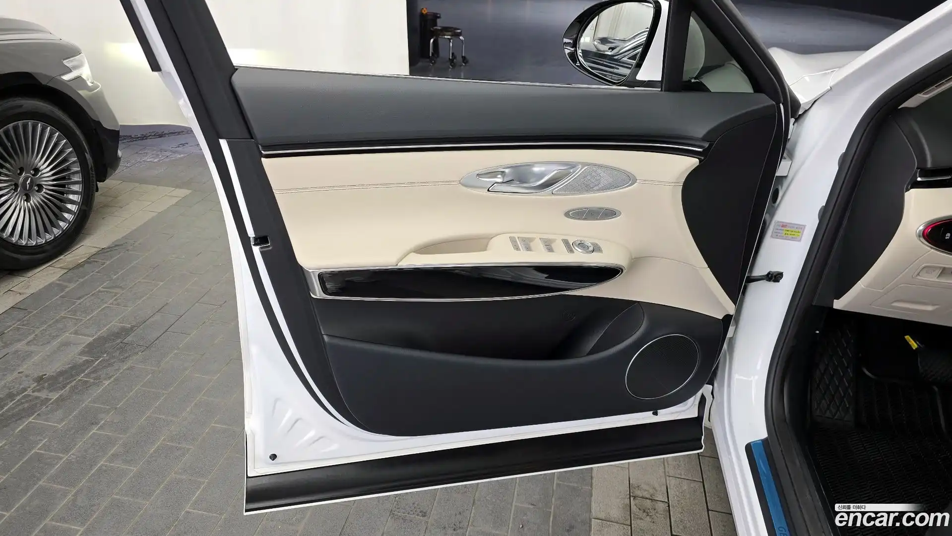 GV70 Genesis 2024.2-INNER-034