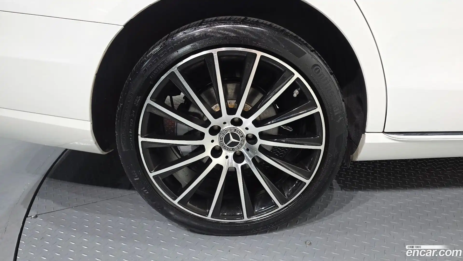 E-Class Mercedes-Benz 2017.7-OUTER-005