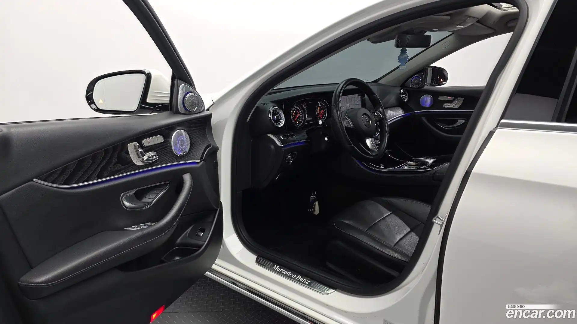 E-Class Mercedes-Benz 2017.7-INNER-010
