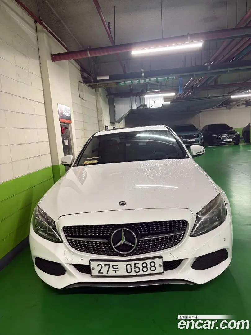 Main__Slider__Photo:C-Class Mercedes-Benz 2015.7-0