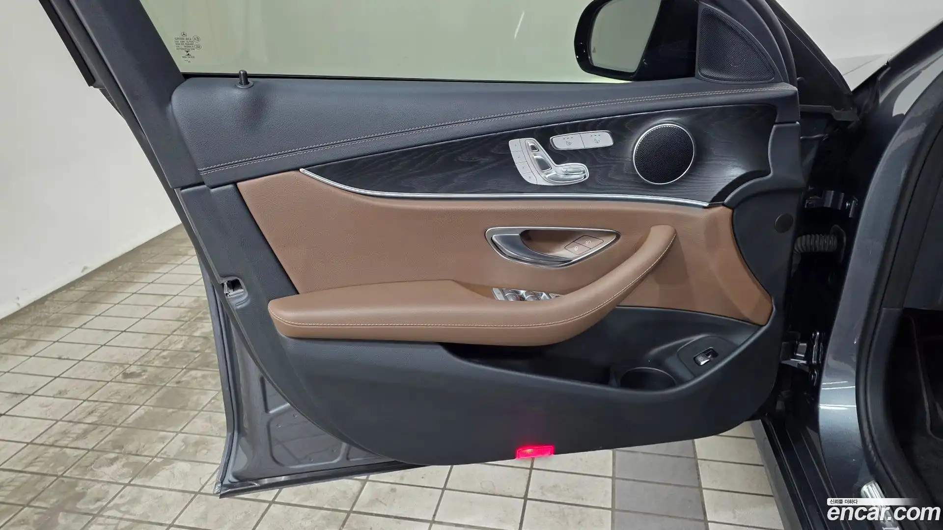 E-Class Mercedes-Benz 2023.4-OPTION-019