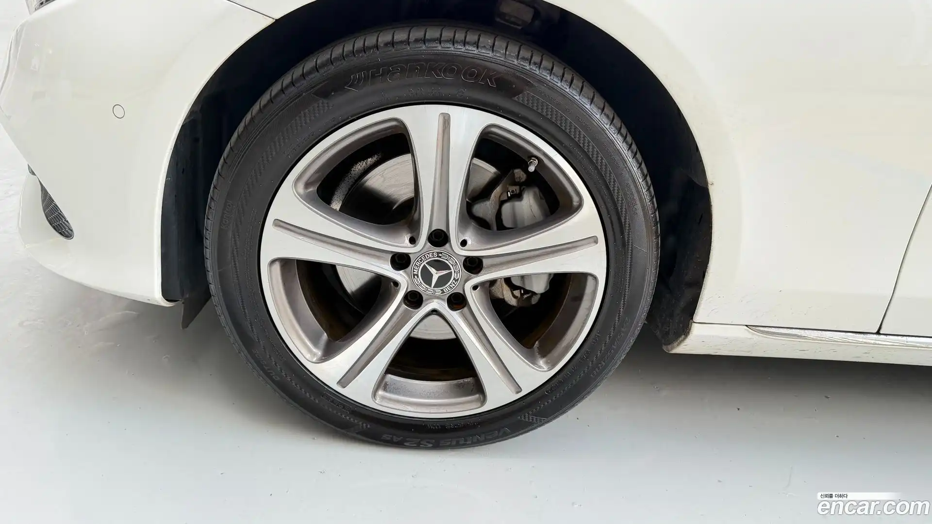 E-Class Mercedes-Benz 2019.10-OUTER-005