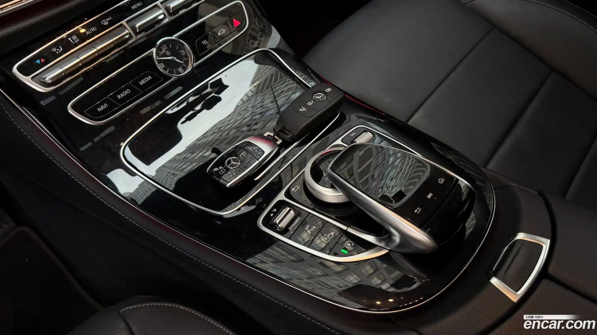 E-Class Mercedes-Benz 2019.10-OPTION-020