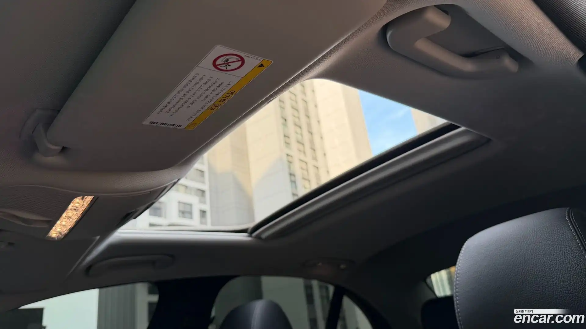 E-Class Mercedes-Benz 2019.10-OPTION-021