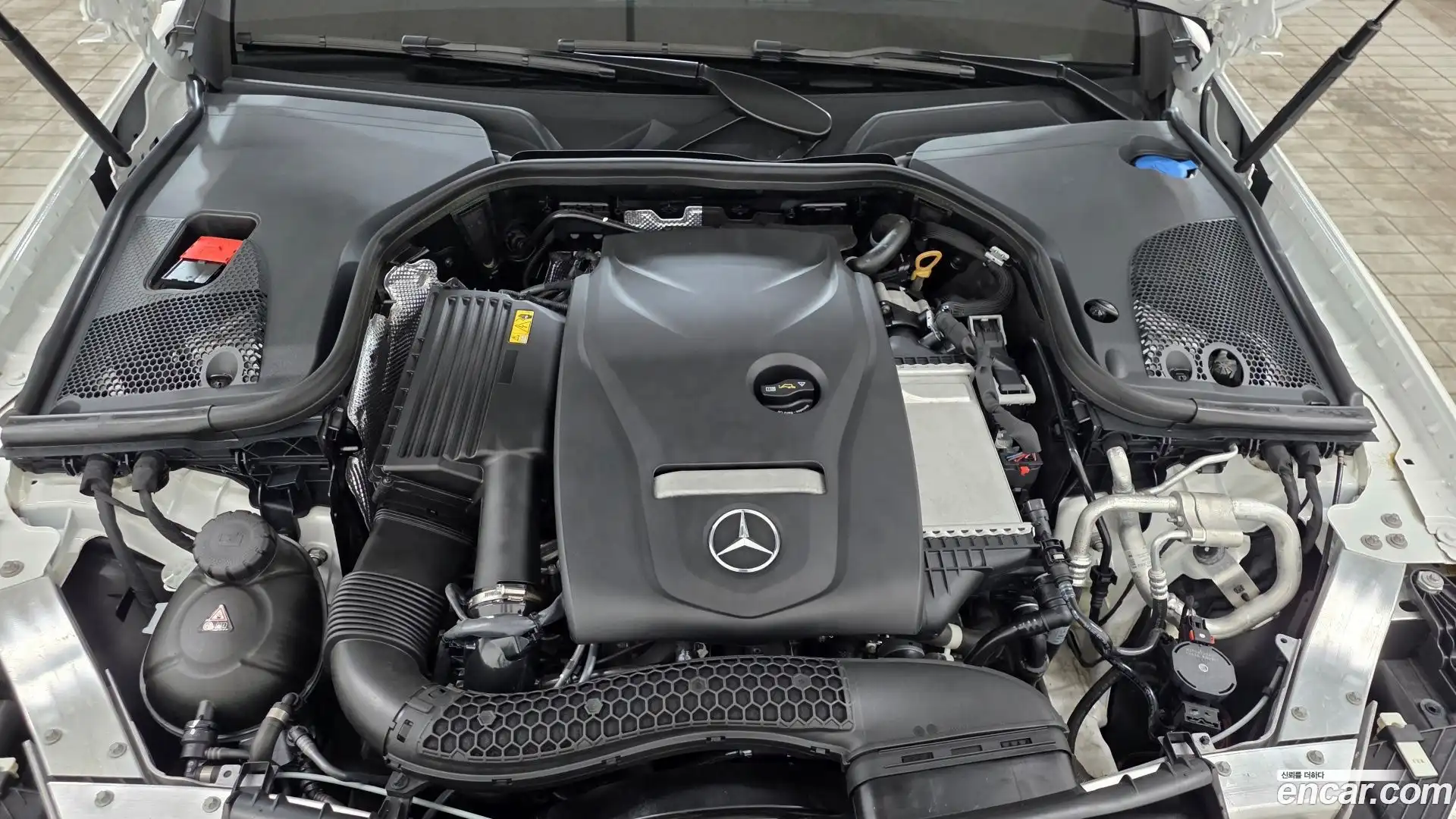 E-Class Mercedes-Benz 2023.7-OUTER-006