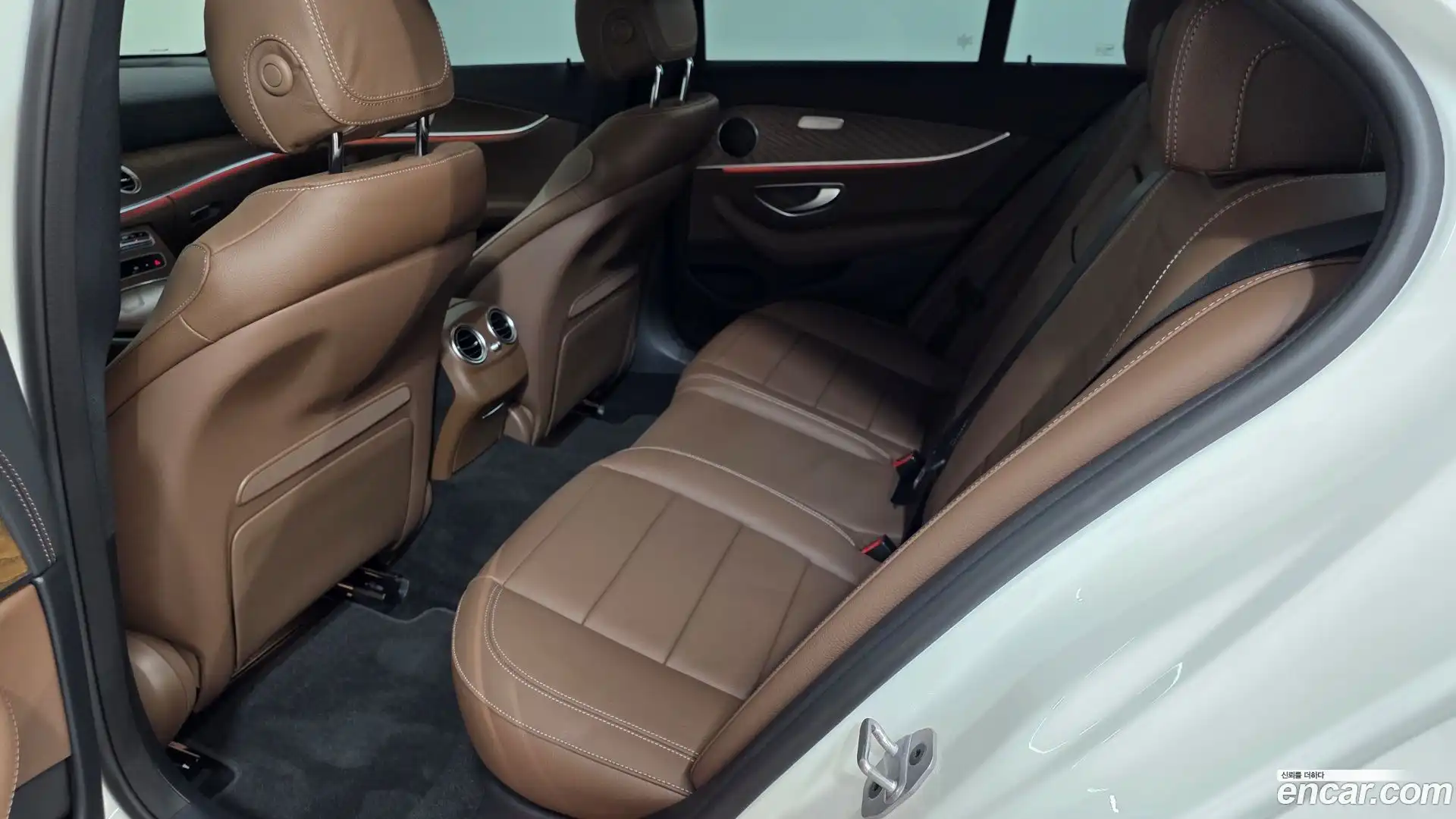E-Class Mercedes-Benz 2023.7-INNER-010
