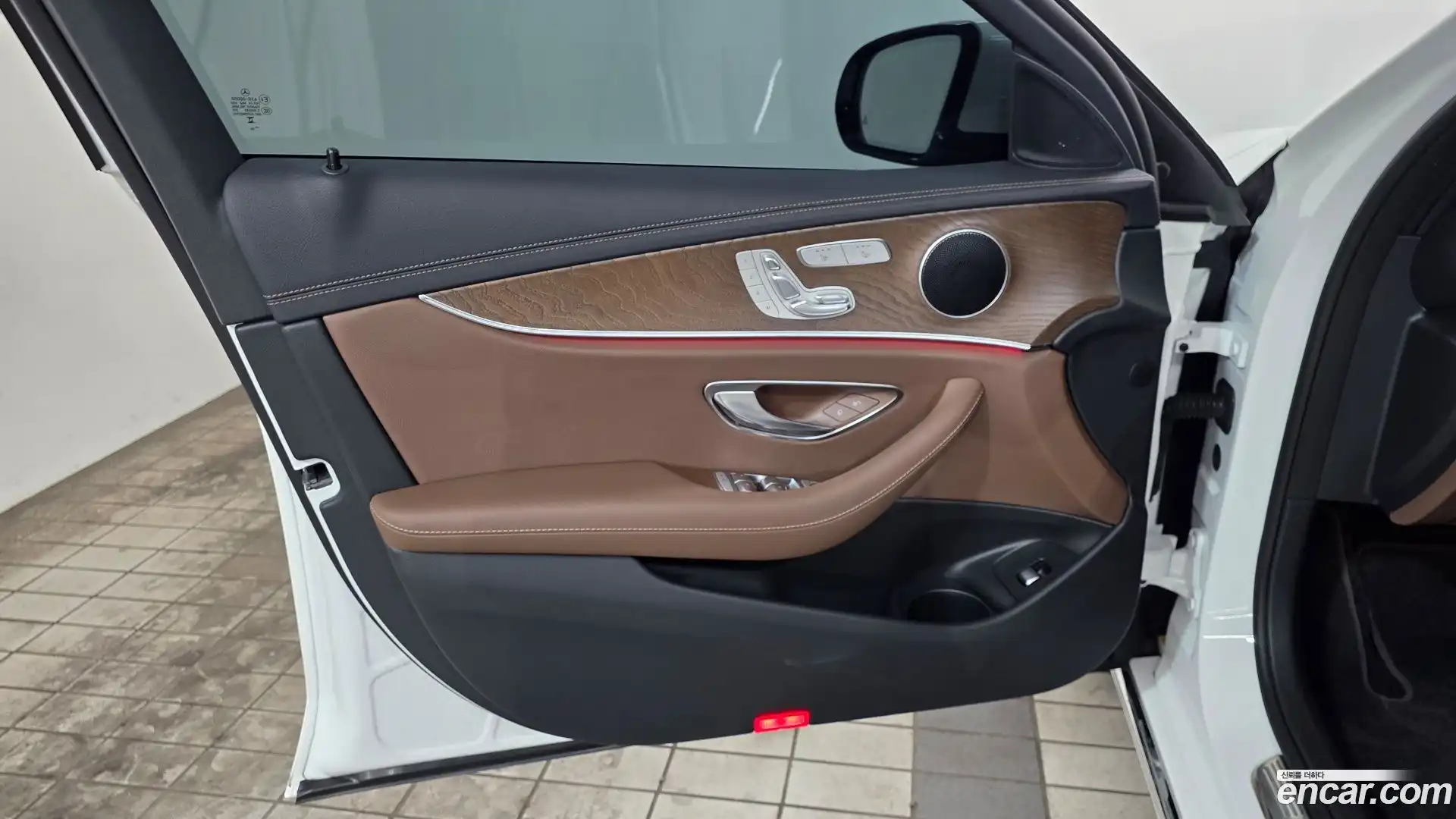 E-Class Mercedes-Benz 2023.7-OPTION-019