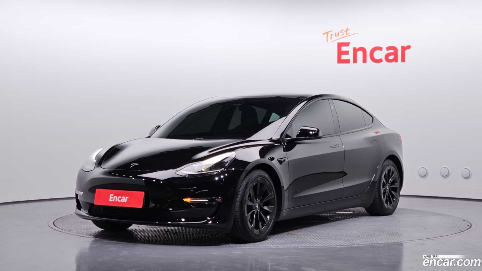 Model 3 Tesla 2021.2-OUTER-001