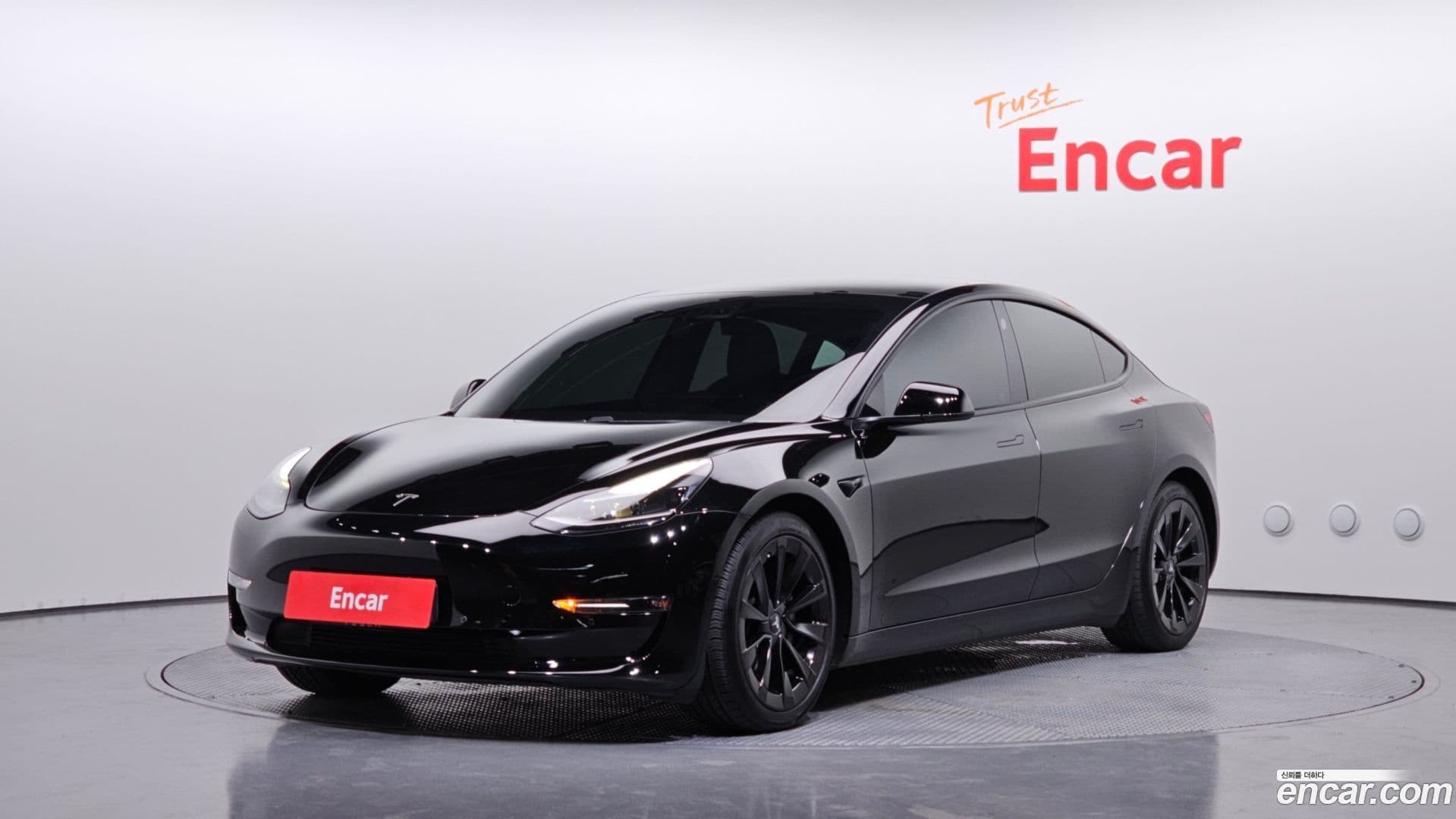 Main__Slider__Photo:Model 3 Tesla 2021.2-0
