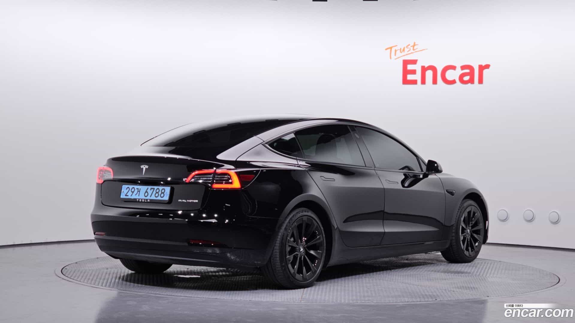 Model 3 Tesla 2021.2-OUTER-002