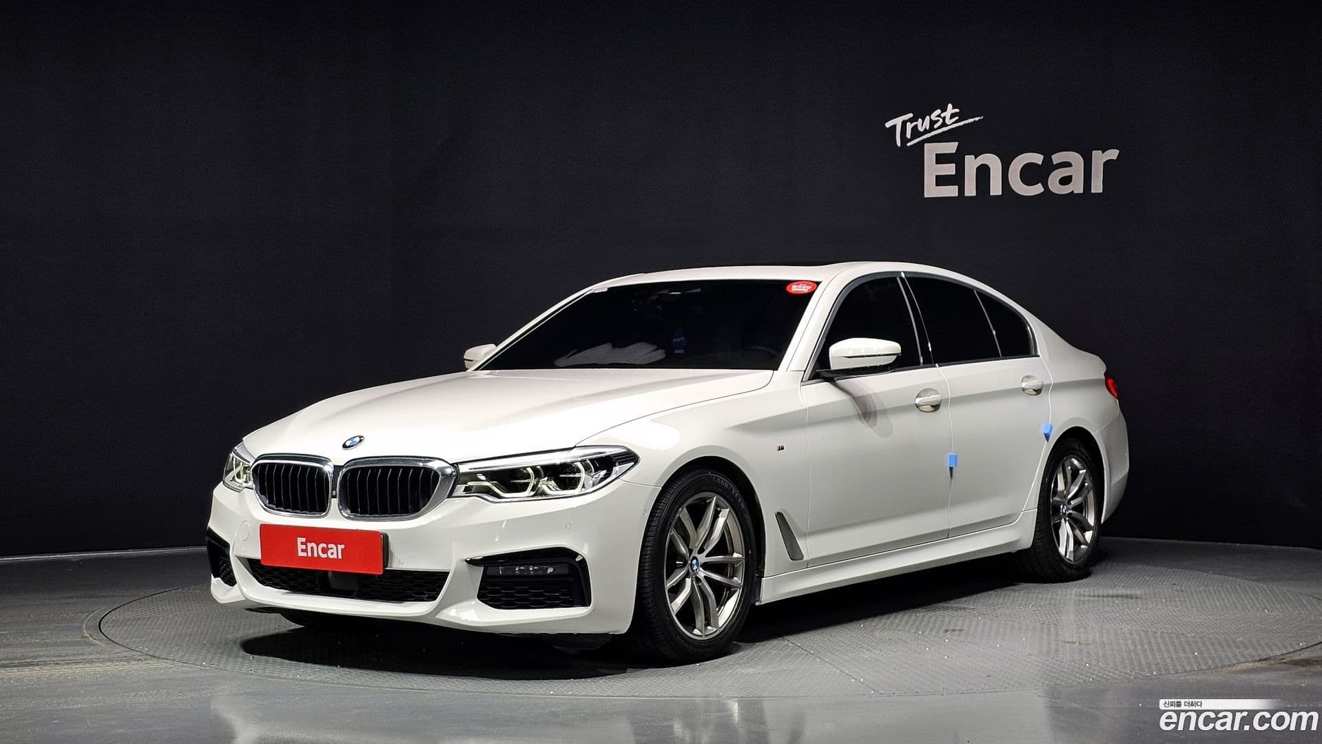 Main__Slider__Photo:5-Series BMW 2019.3-0