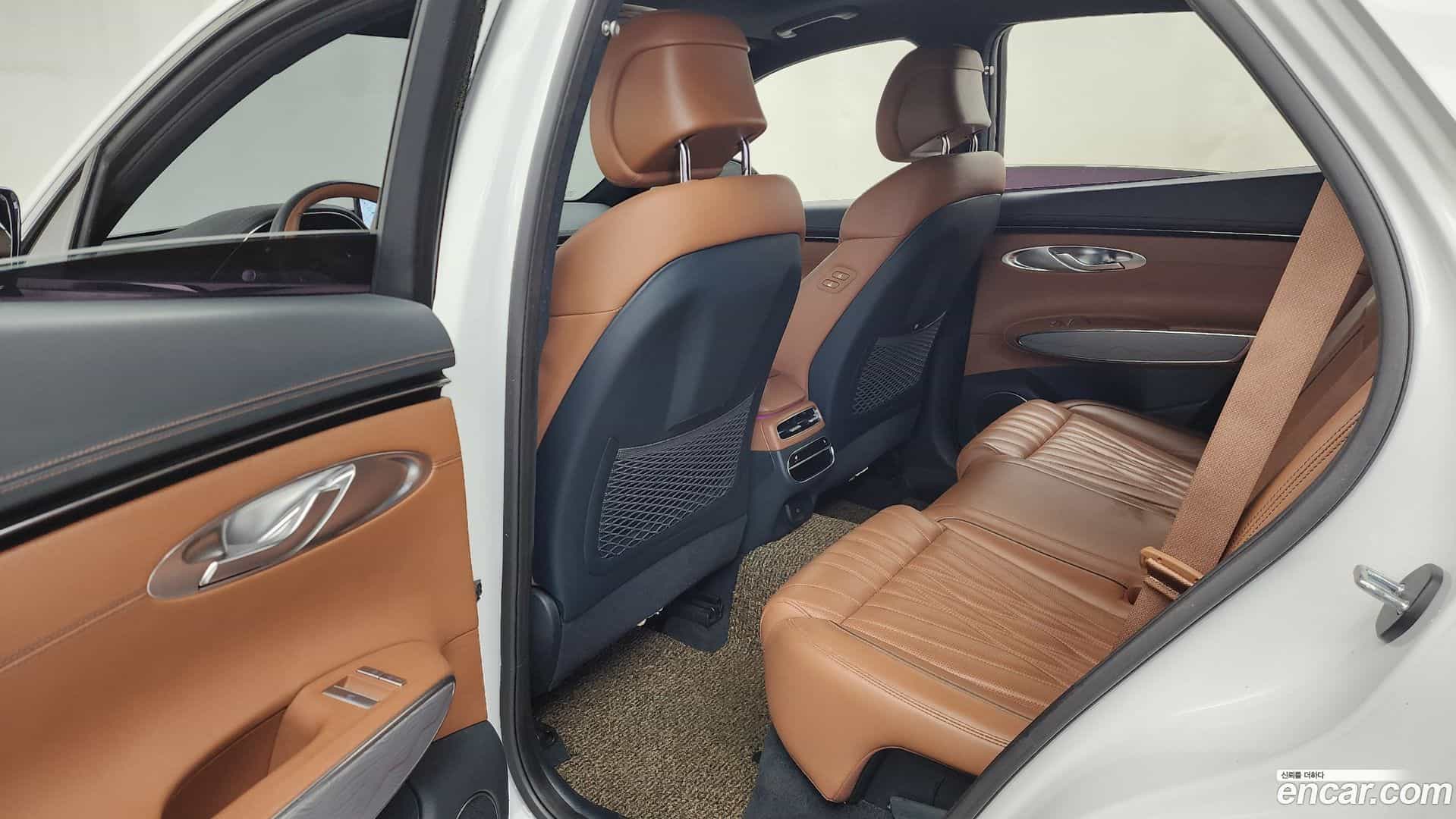 GV70 Genesis 2021.2-INNER-036