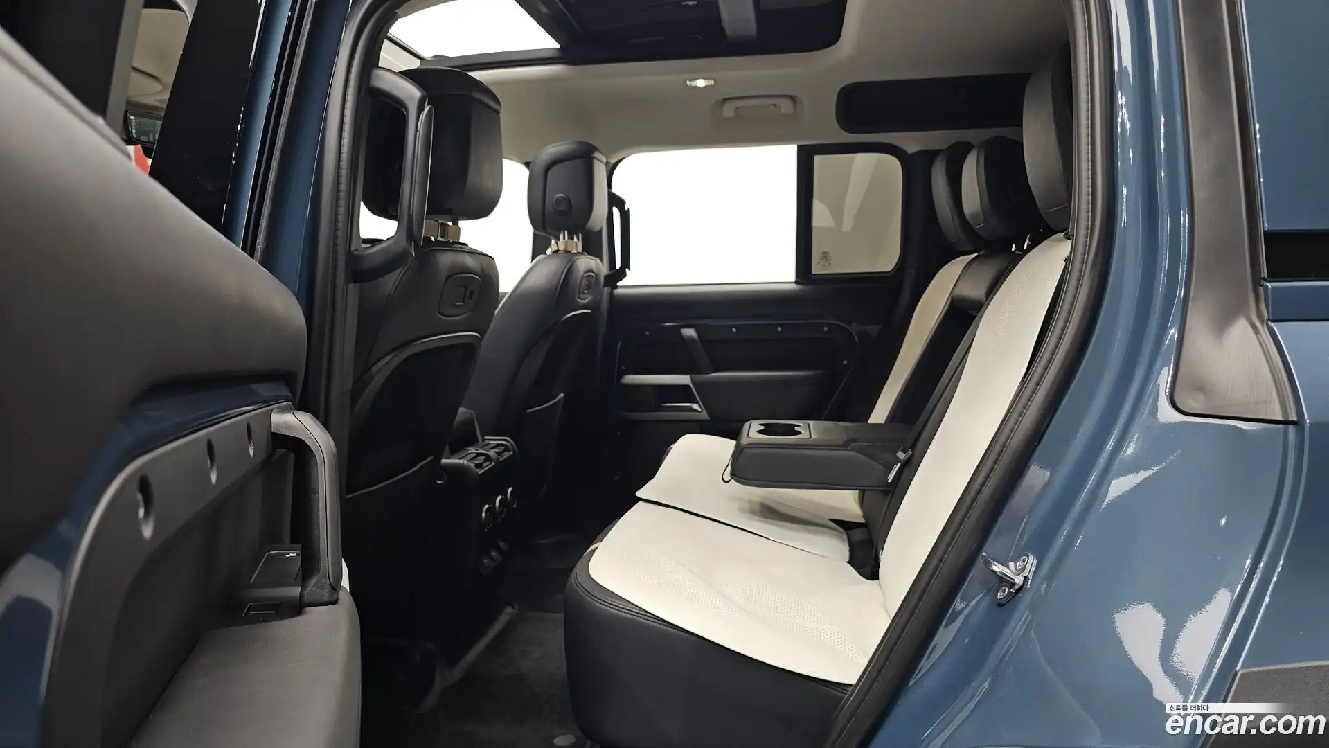 Defender Land Rover 2021.11-OPTION-016