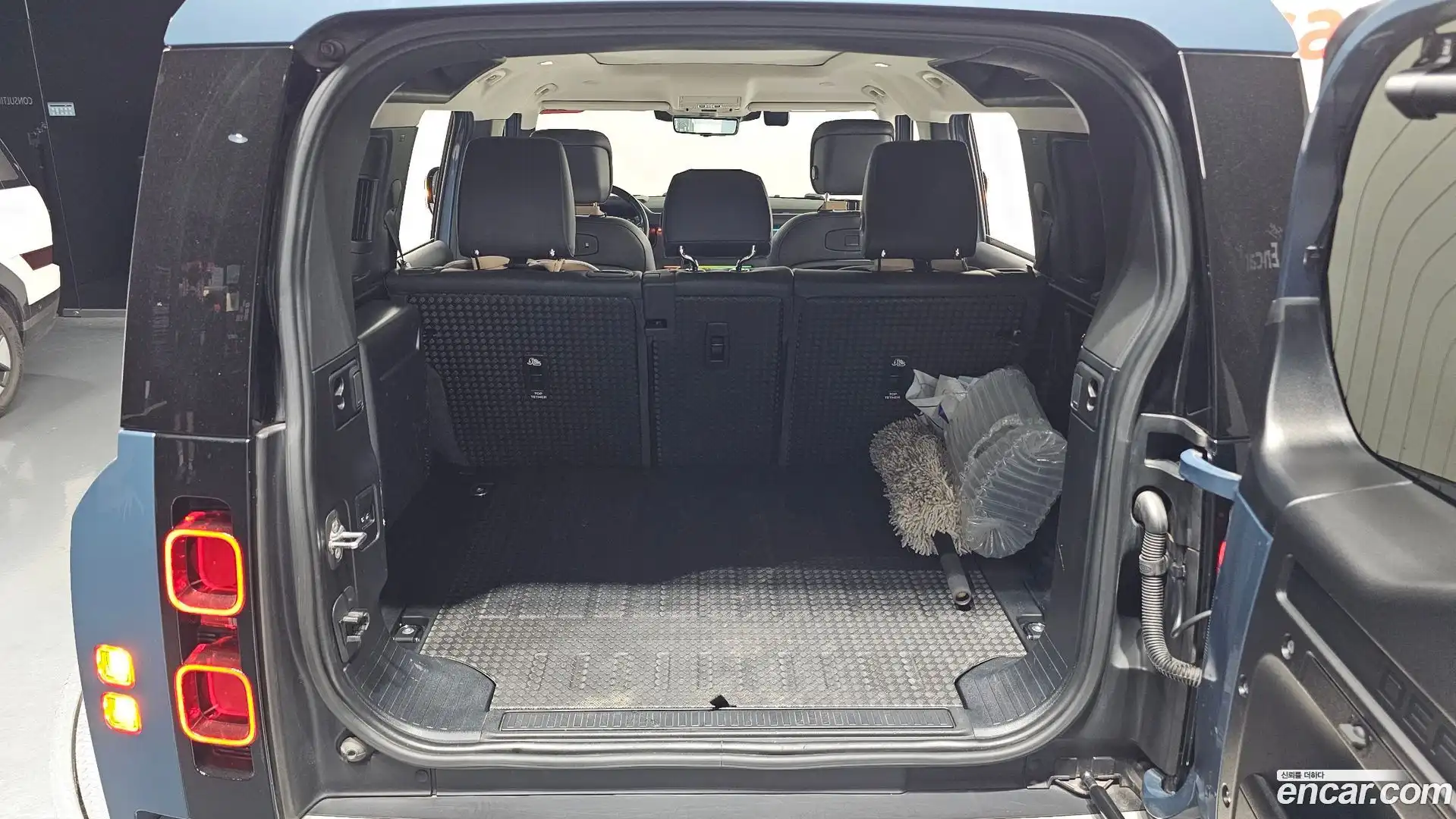 Defender Land Rover 2021.11-OPTION-023