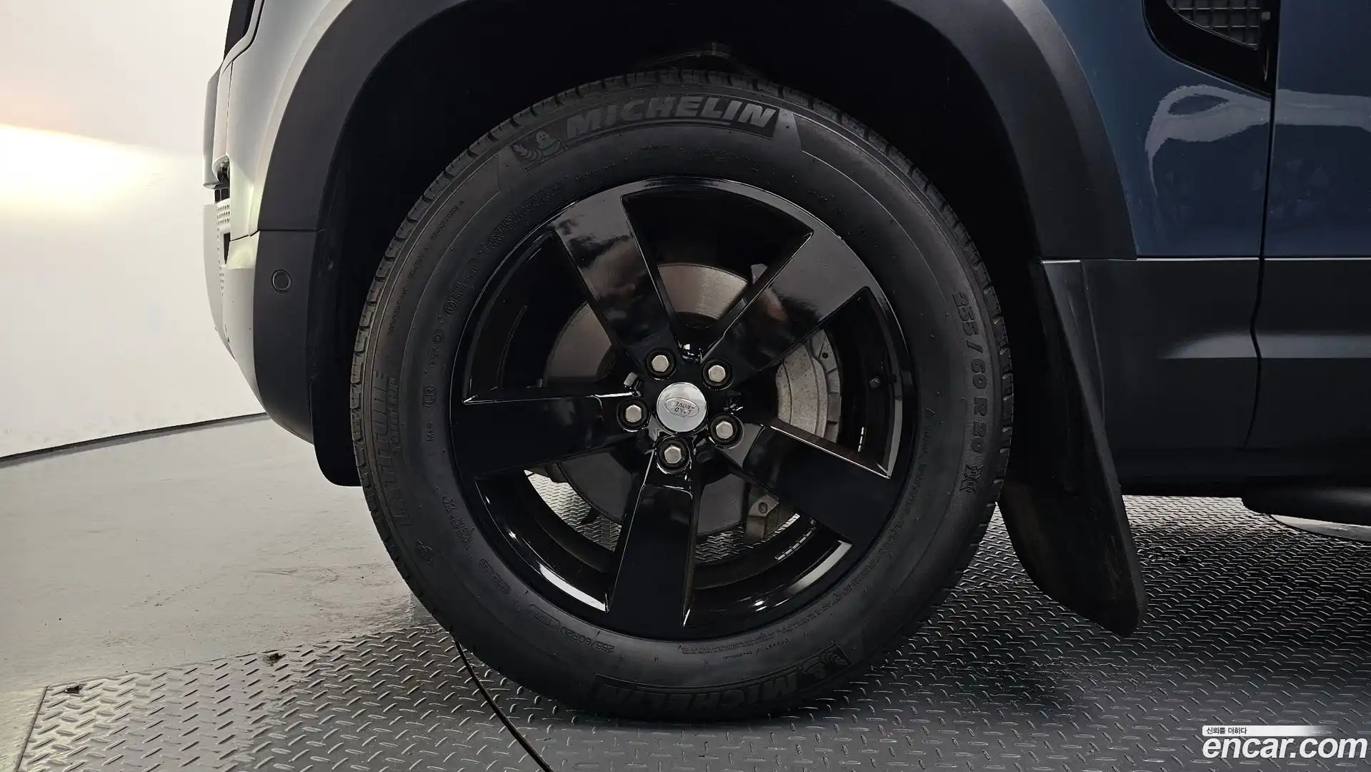 Defender Land Rover 2021.11-OUTER-031