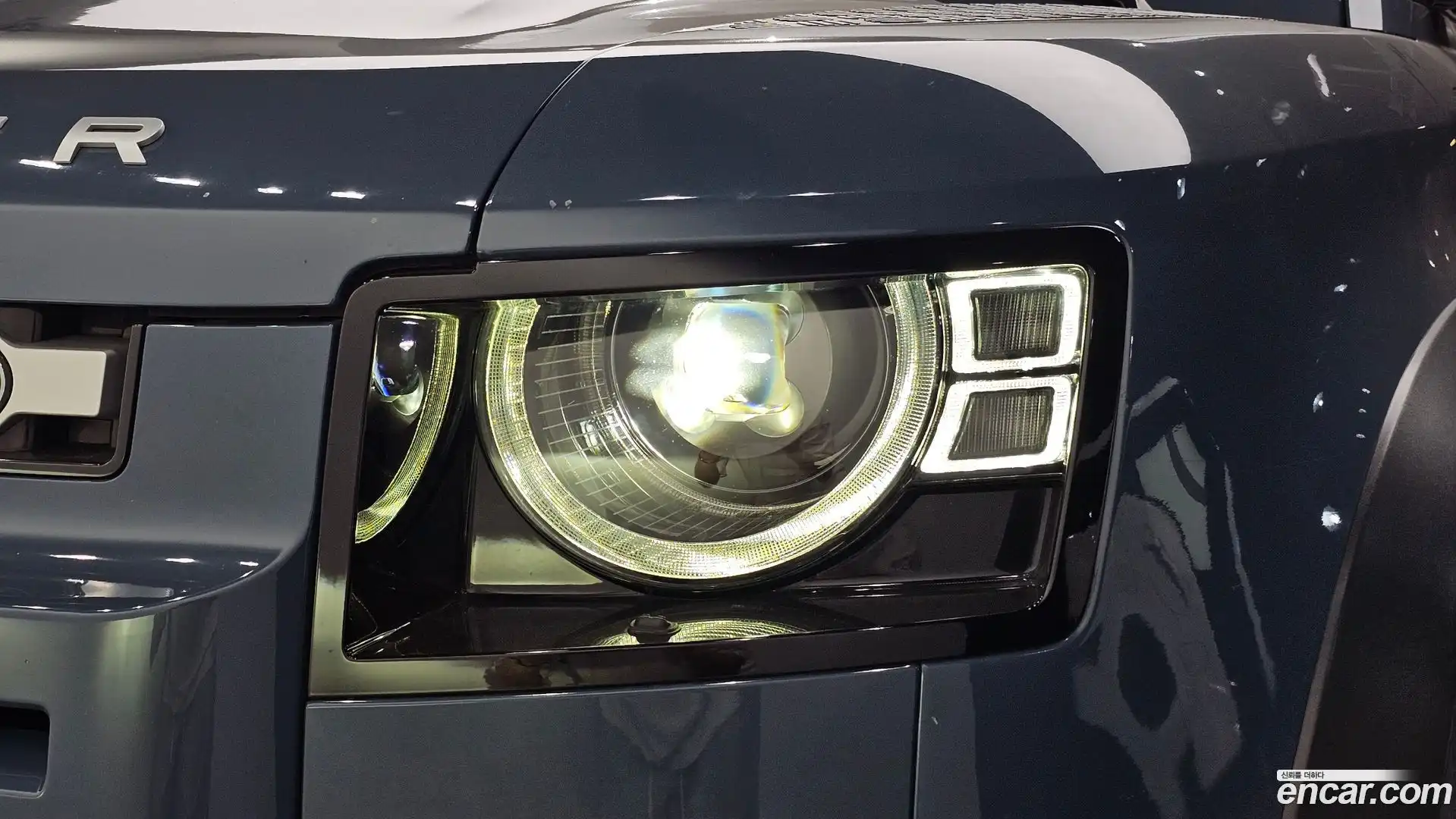 Defender Land Rover 2021.11-OUTER-032