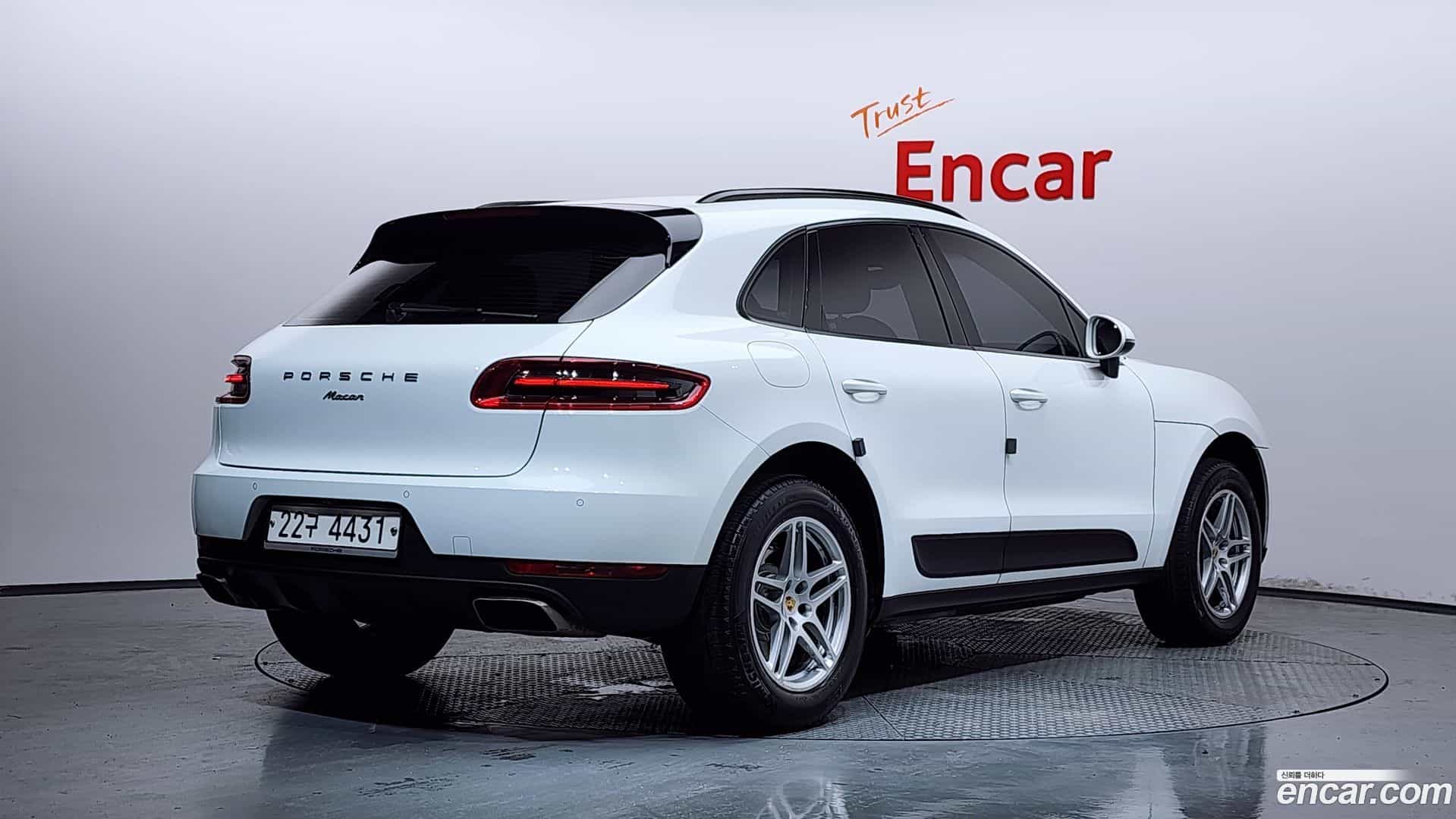Macan Porsche 2014.10-OUTER-002