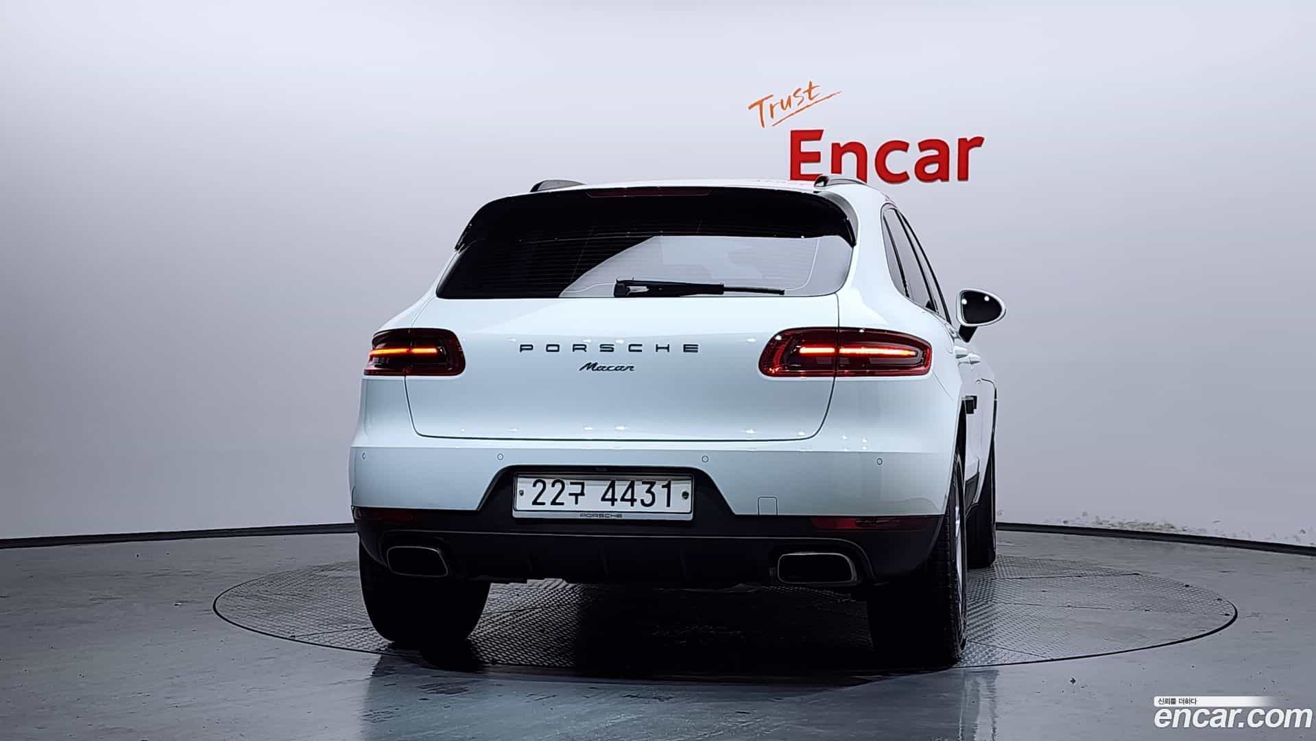 Macan Porsche 2014.10-OUTER-004