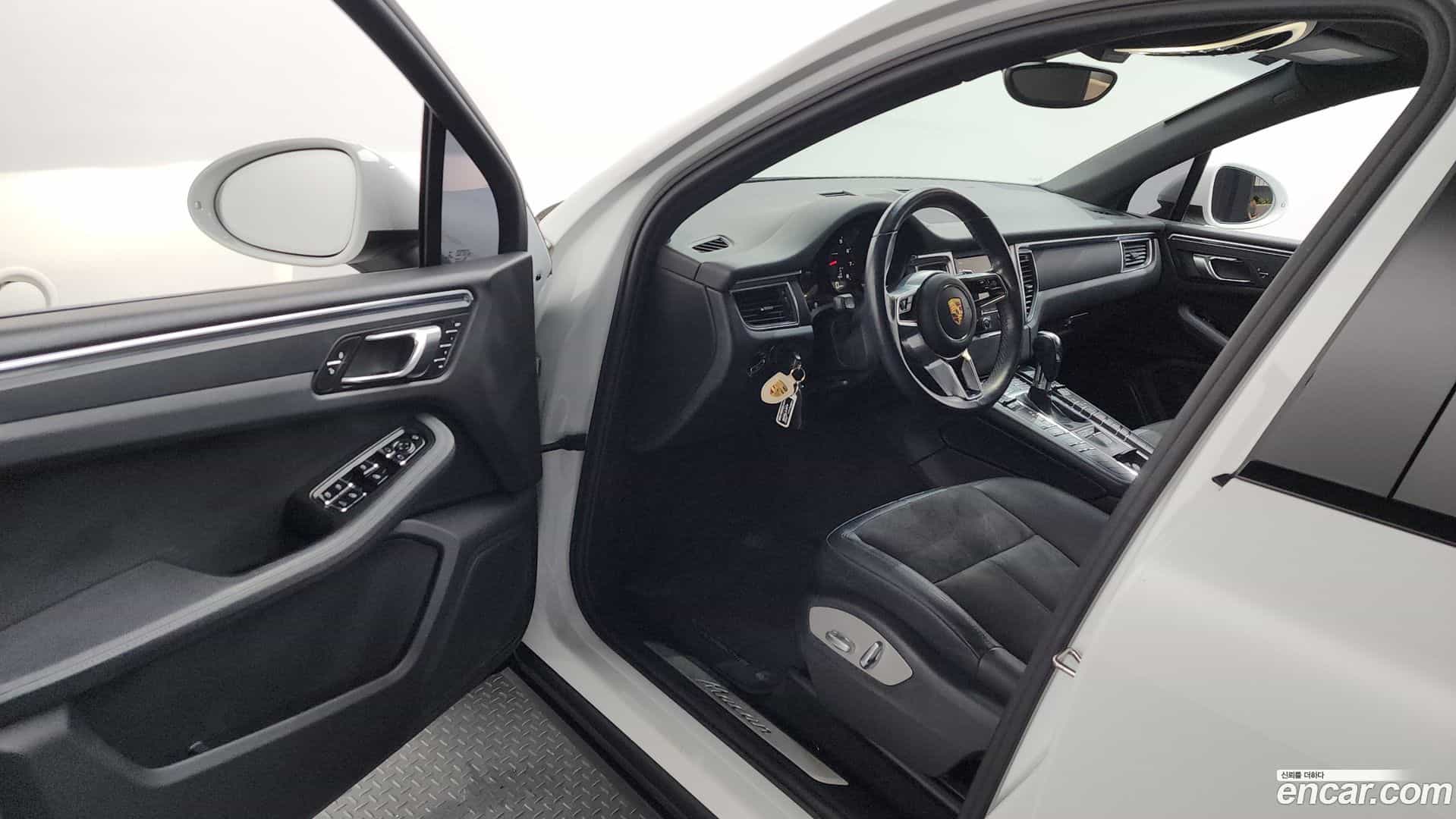 Macan Porsche 2014.10-INNER-010