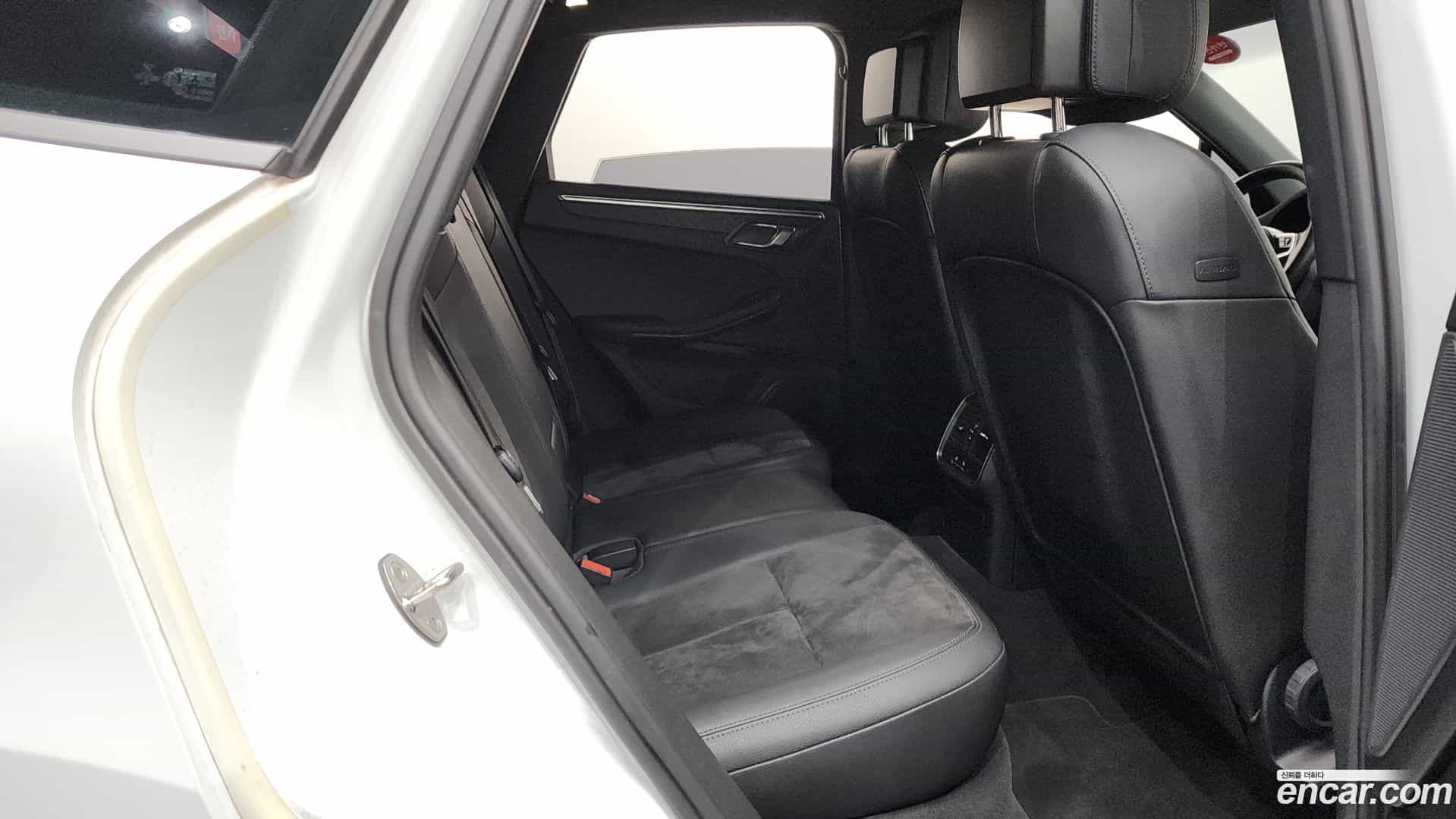 Macan Porsche 2014.10-OPTION-015