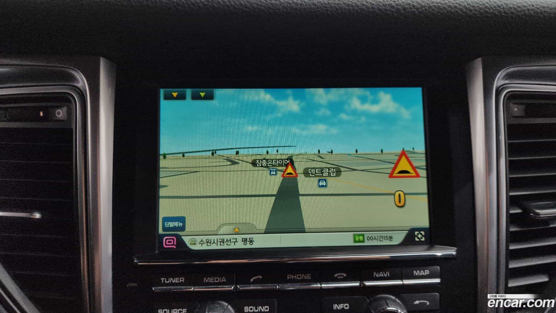 Macan Porsche 2014.10-OPTION-017