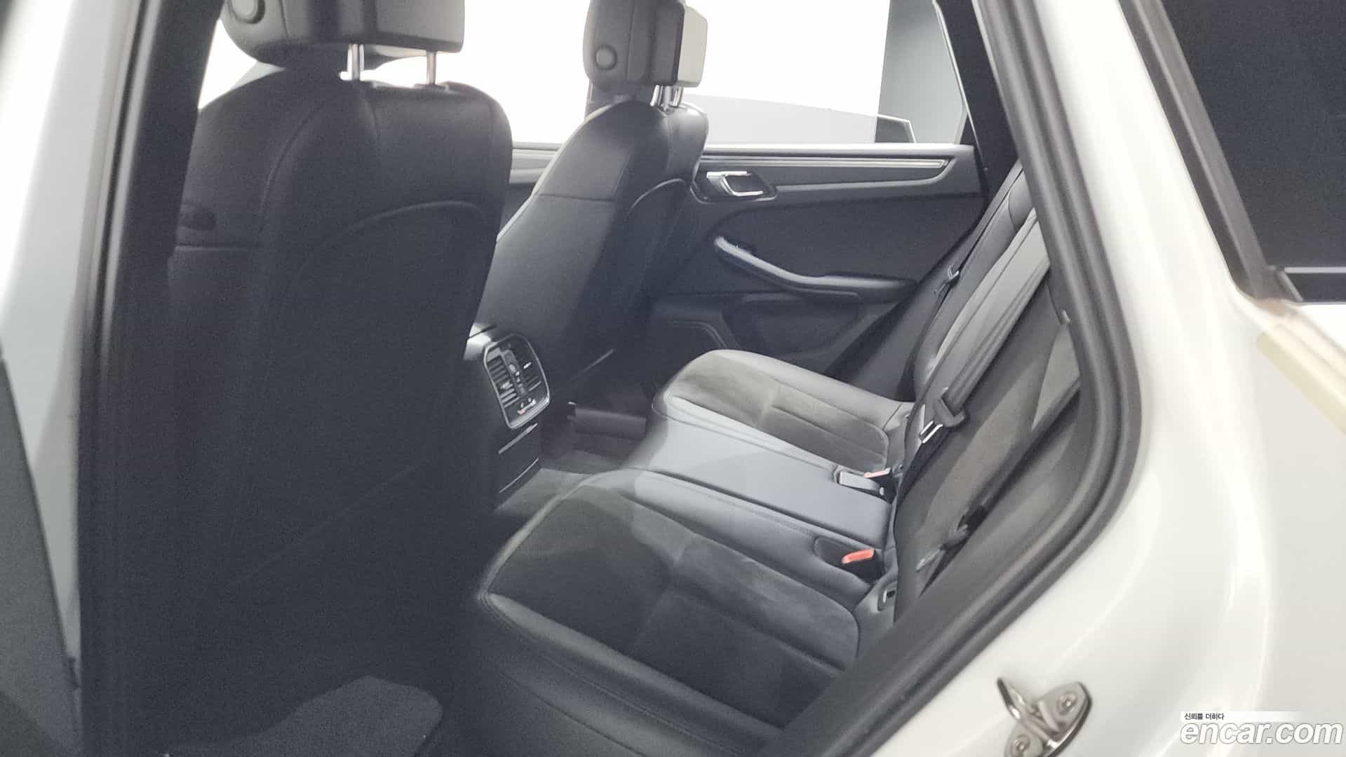 Macan Porsche 2014.10-OPTION-024